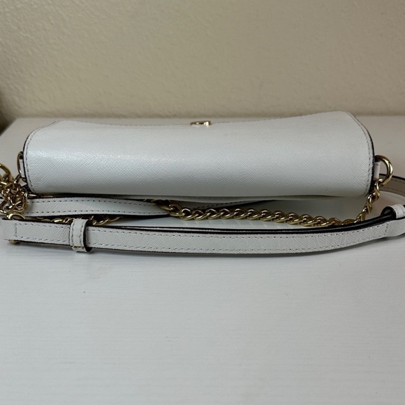 Michael Kors White Crossbody Bag with Gold Chain - Picture 3 of 8